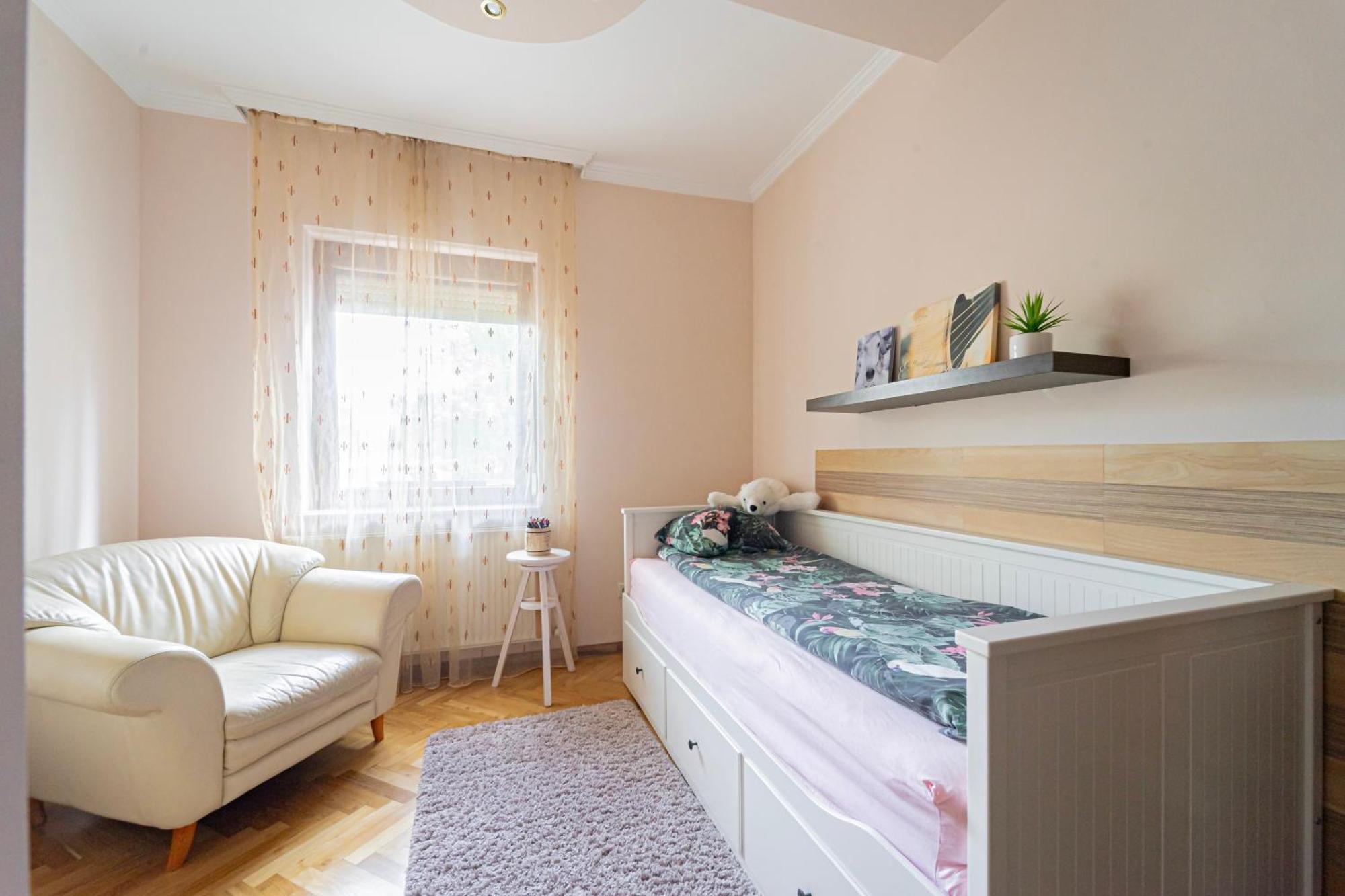 B48 Bigflat - Kenyelem 130 M2 En Villa Törökbálint Dış mekan fotoğraf