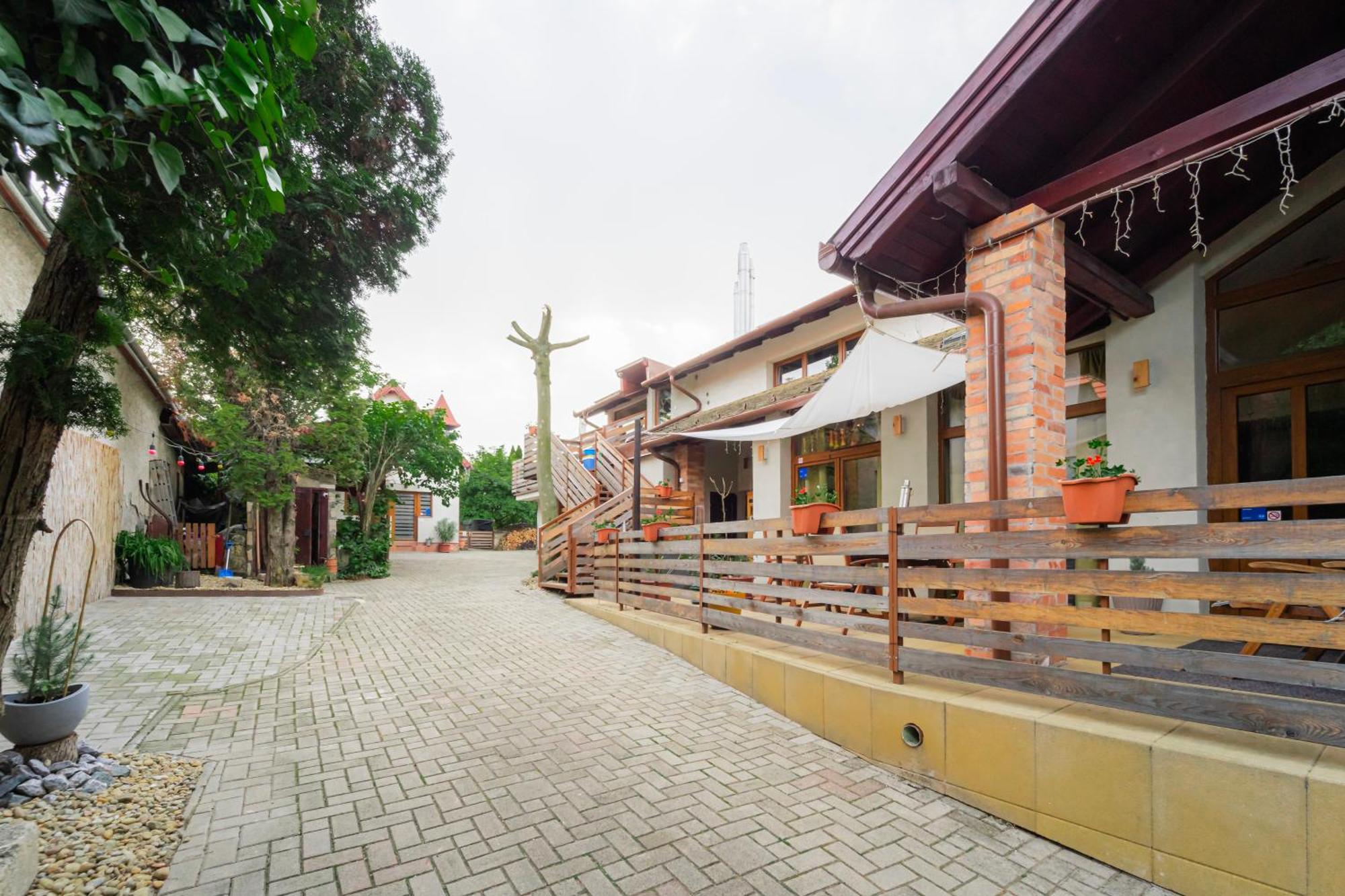 B48 Bigflat - Kenyelem 130 M2 En Villa Törökbálint Dış mekan fotoğraf